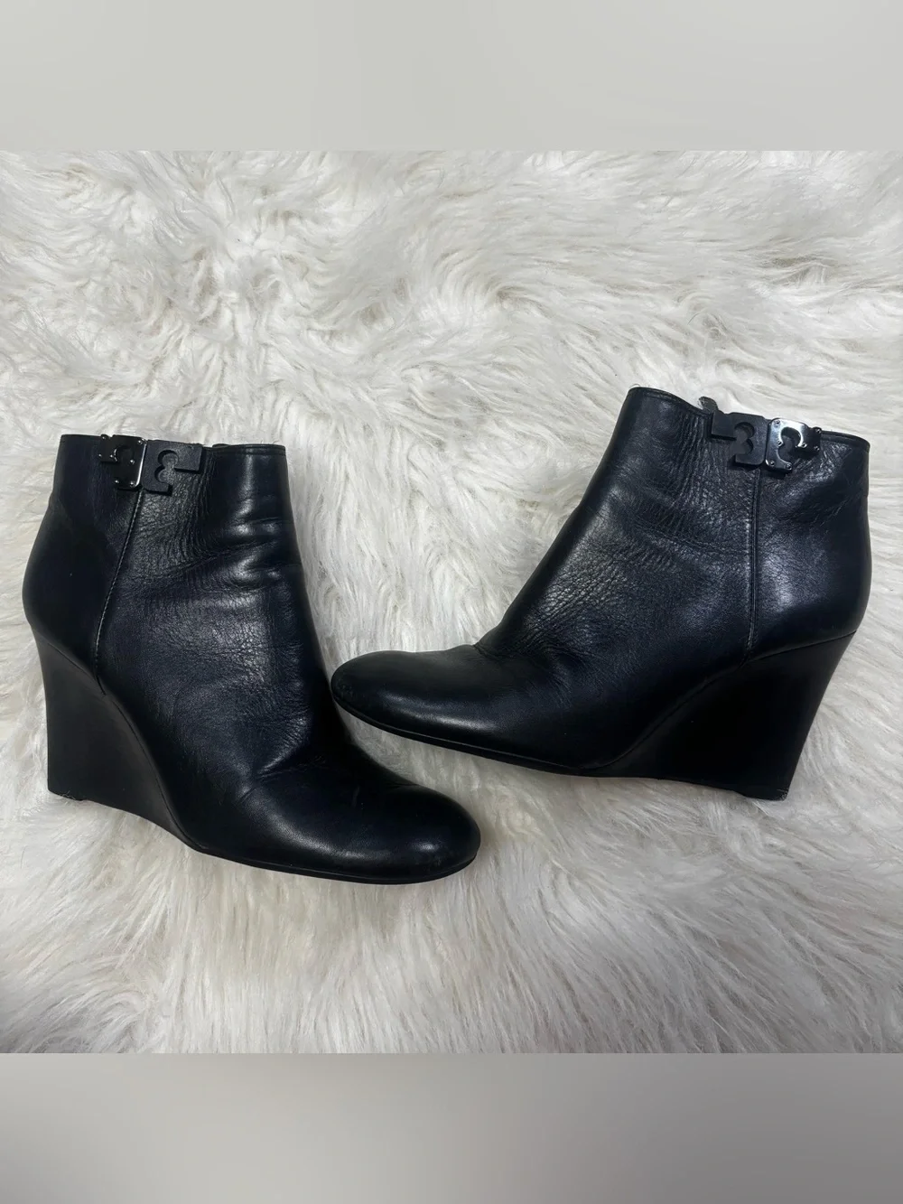Tory Burch Lowell Black Leather Wedge Bootie size Women’s 8.5